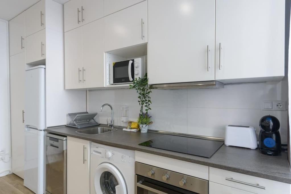 Estudio Ideal Trabajo Y Eventos Cerca De Metropolitano, Aeropuerto Y Ifema Apartamento